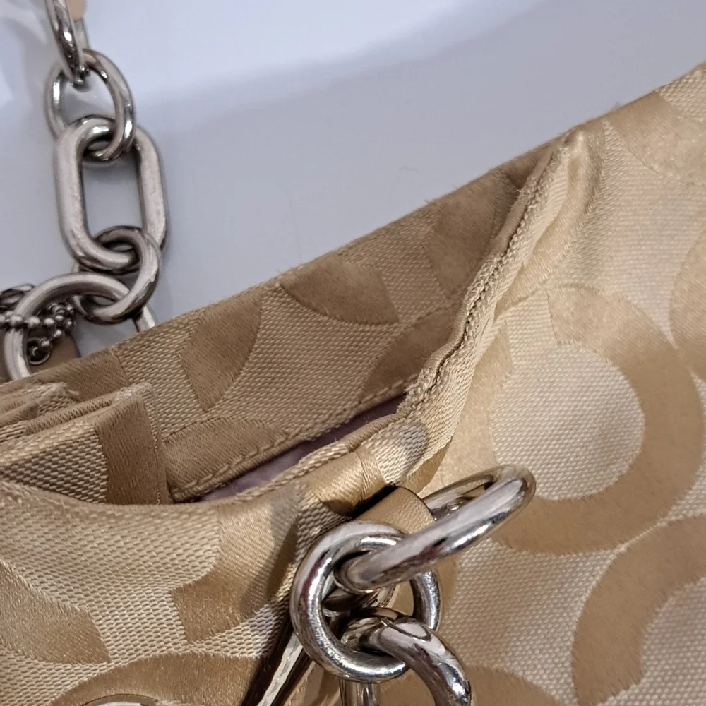 Coach Classic Bag in Mint Condition!